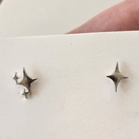 🌟 Starshine Earrings - Picture 3 of 8